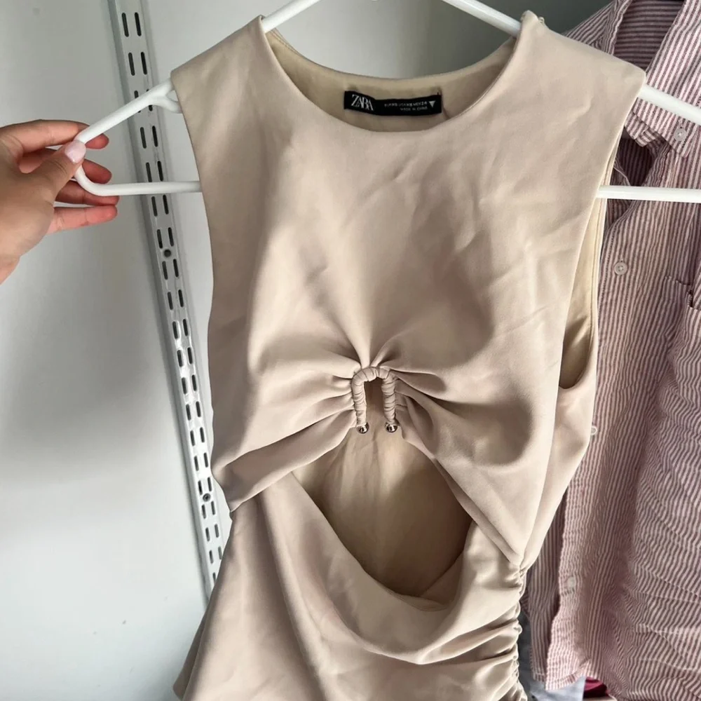 Zara cut out top (only worn once) - Picture 1 of 4